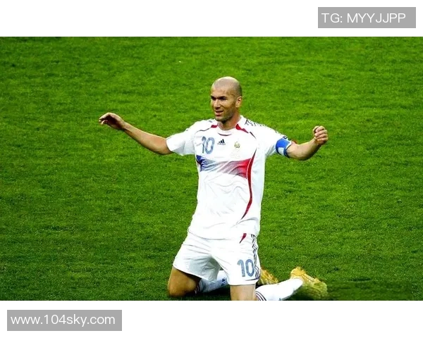 足球明星希达内的传奇生涯与对足球的深刻影响分析 足球明星希达内的传奇生涯与对足球的深刻影响分析