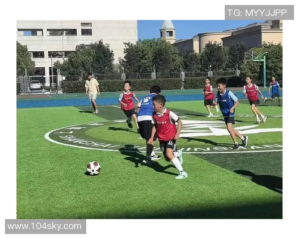 右脚球技卓越的足球明星们如何在绿茵场上展现风采与实力